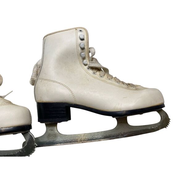 Vintage White Figure Ice Skates Womens Size 9 Made In Canada Winter Snow Sports - Picture 13 of 16